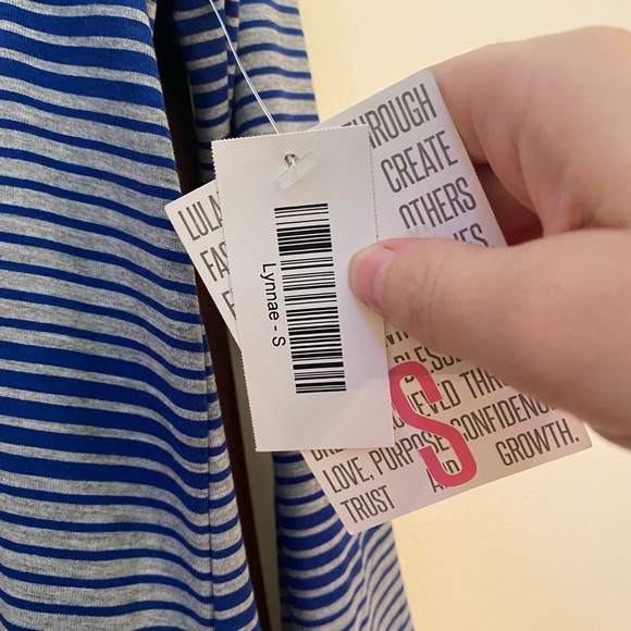 Lularoe Lynnae tee - Picture 4 of 4